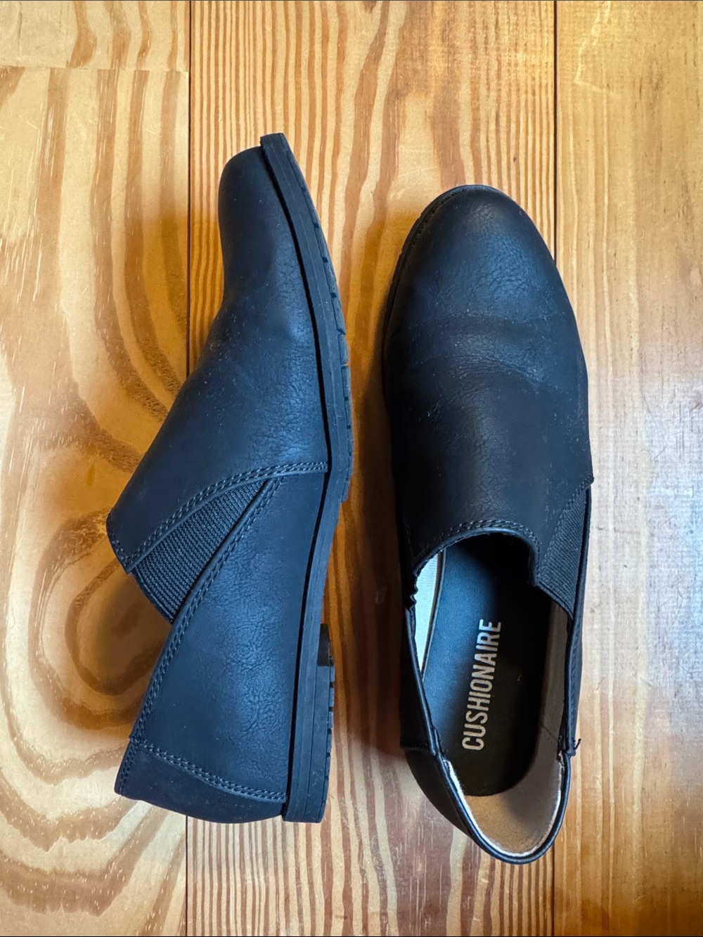 Cushionaire Women’s Classic Slip-On Loafers in Black